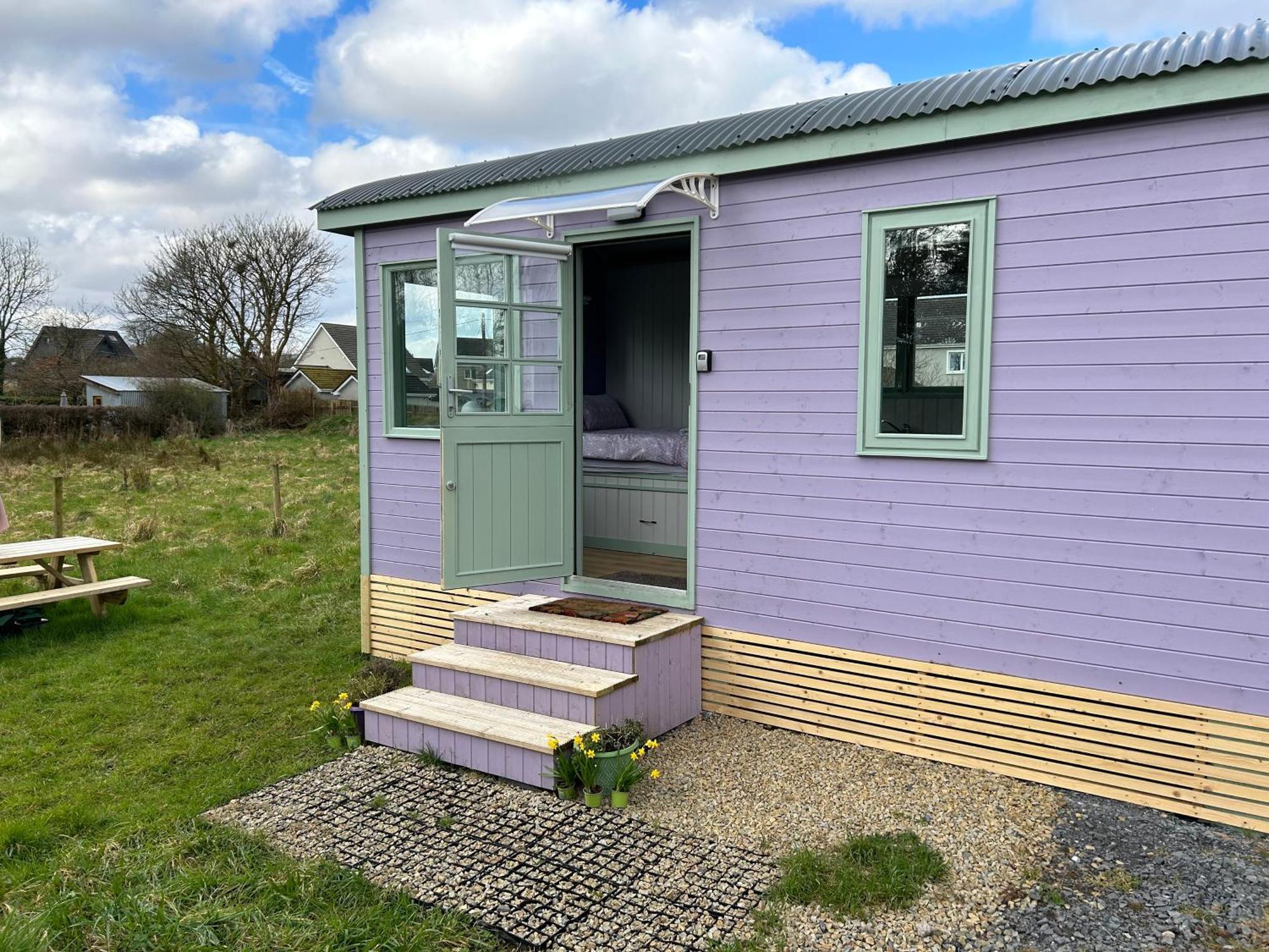 Market Street Shepherd'S Hut Leitrim Dromahair Exterior photo